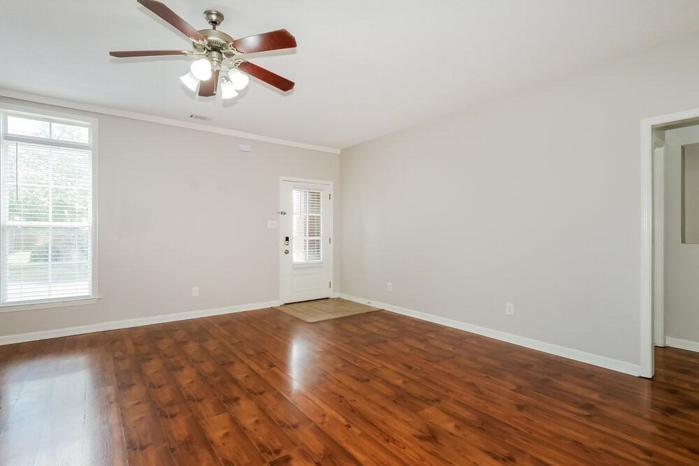 10176 Eveninghill Dr - Photo 6 of 17