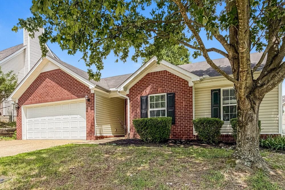 804 Birchmill Pt N - Photo 3 of 16