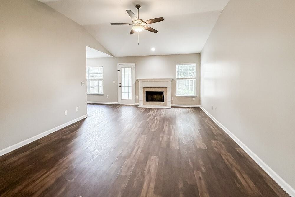 804 Birchmill Pt N - Photo 4 of 16