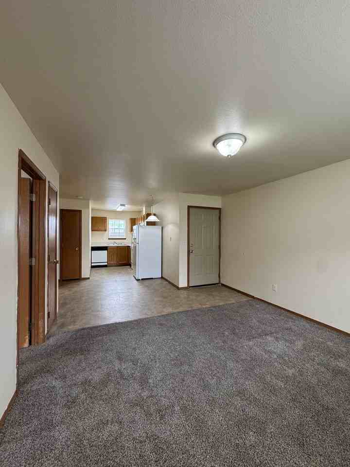 Glacier Apartments - Photo 3 of 19