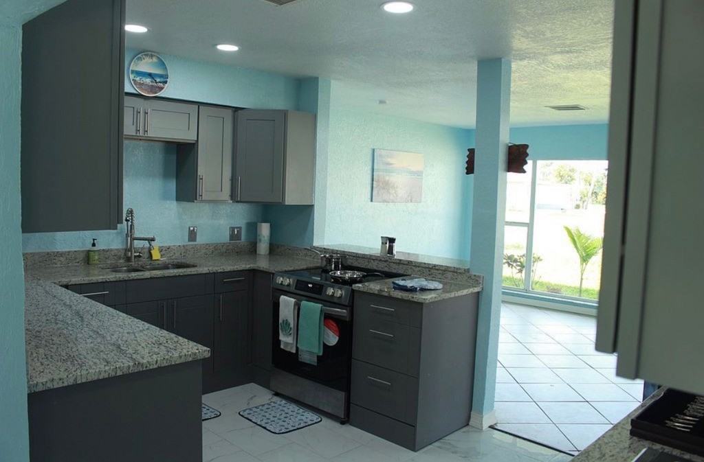 156 Myakka Dr - Photo 3 of 20