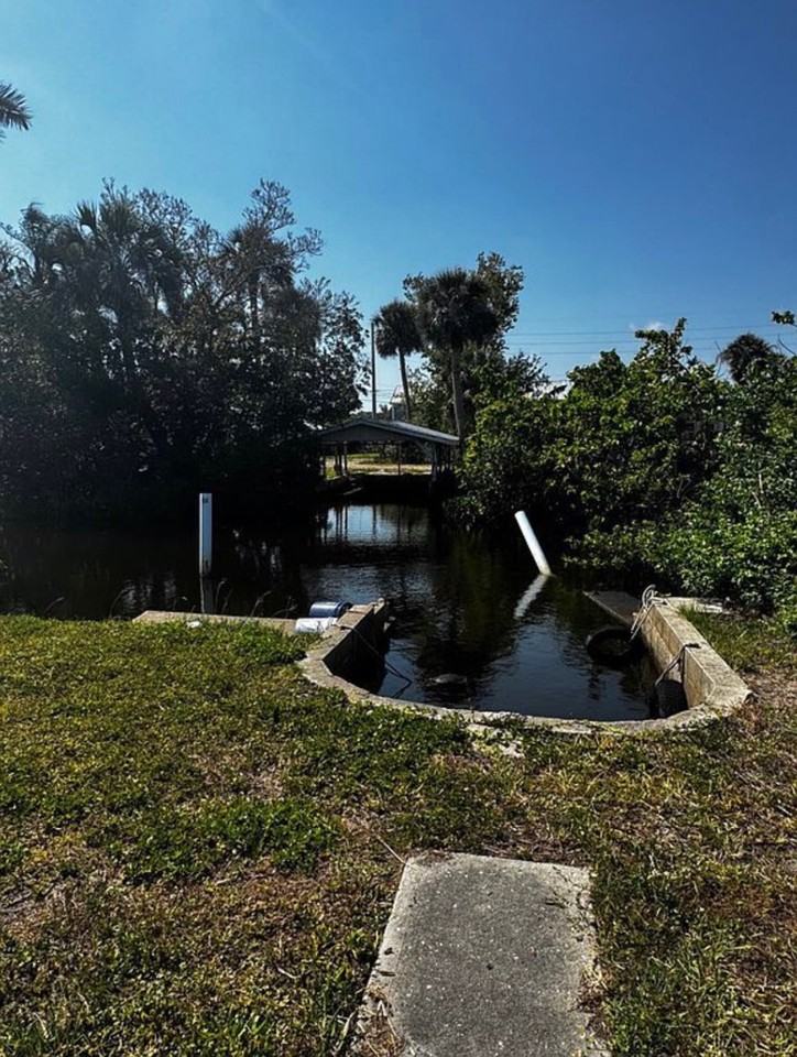 156 Myakka Dr - Photo 3 of 19