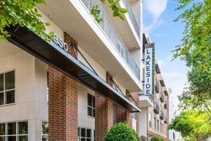 featured image of 850 Lake Carolyn Pkwy