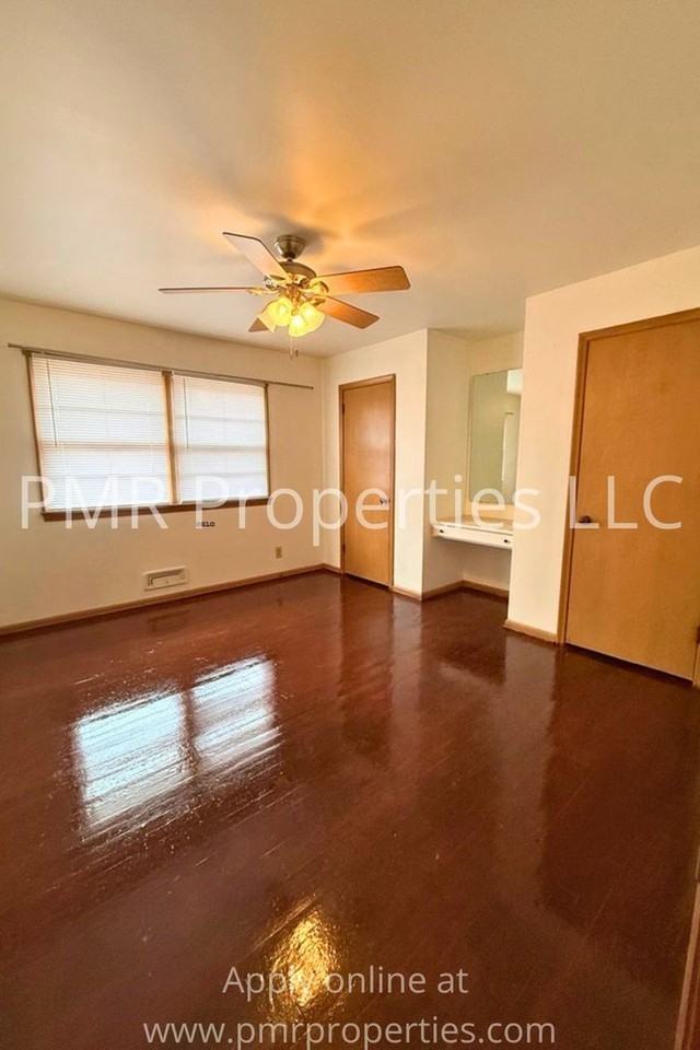 Bedford Square Apartments - Photo 3 of 11