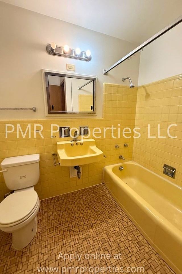 Bedford Square Apartments - Photo 5 of 11