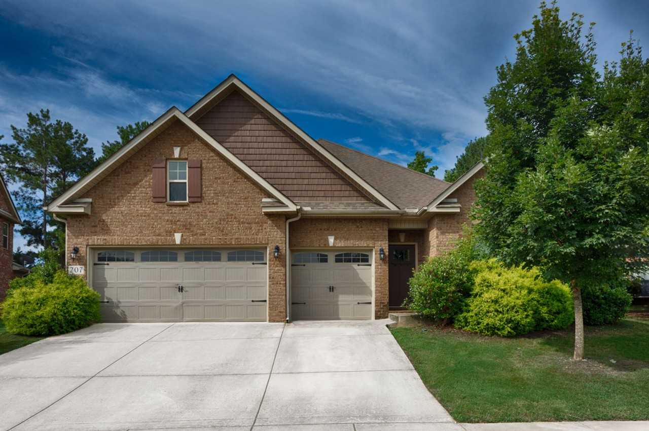 207 Blackwood Dr - Photo 2 of 25
