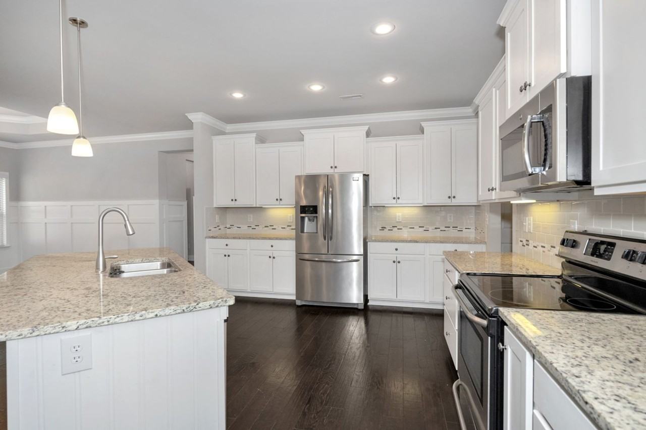 207 Blackwood Dr - Photo 6 of 25