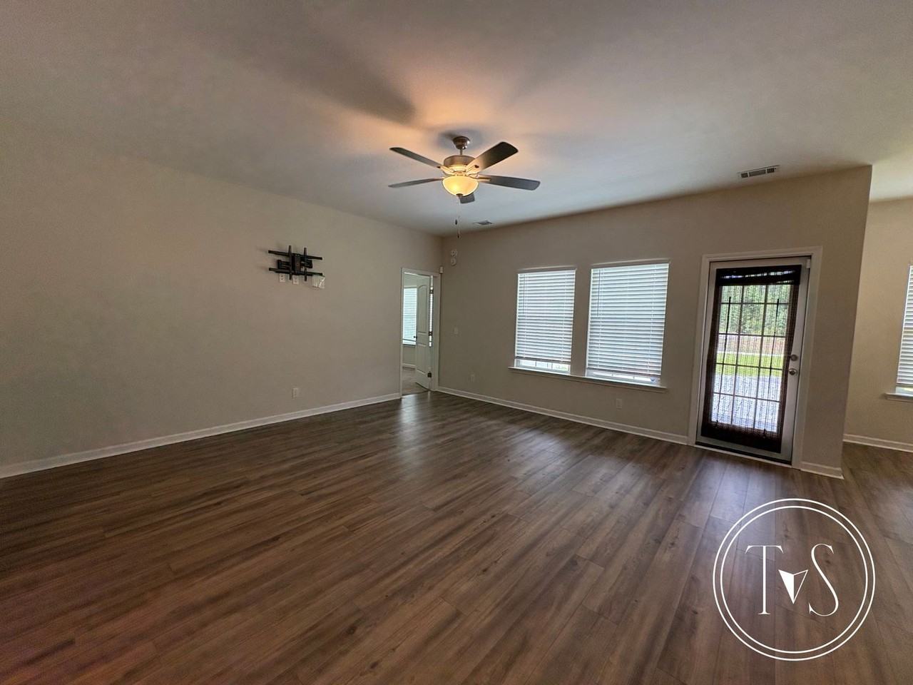 1110 Marne Blvd - Photo 4 of 13