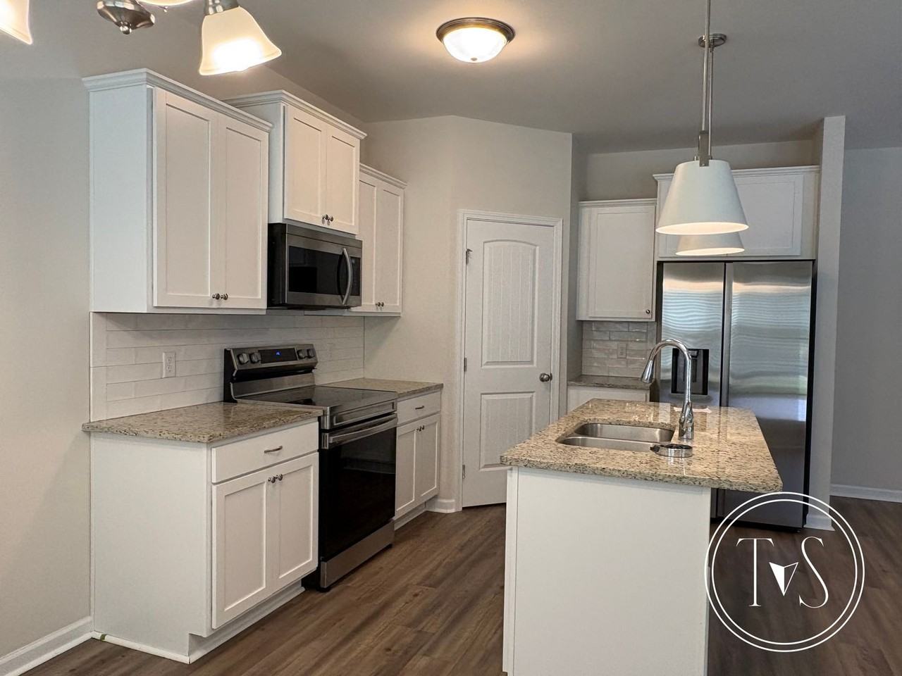 1110 Marne Blvd - Photo 5 of 13
