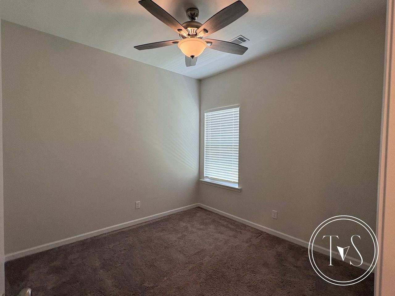1110 Marne Blvd - Photo 7 of 13