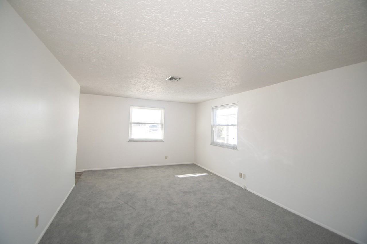 8636 E Edgewood Ave - Photo 3 of 25