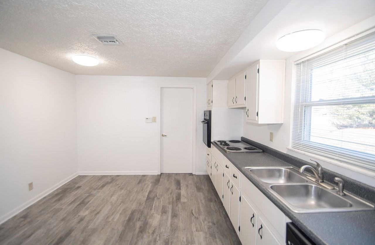 8636 E Edgewood Ave - Photo 6 of 25