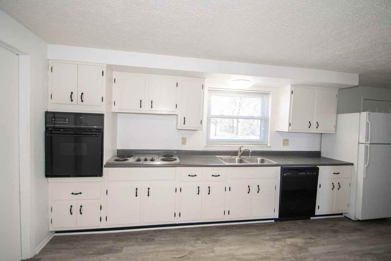 8636 E Edgewood Ave - Photo 7 of 25