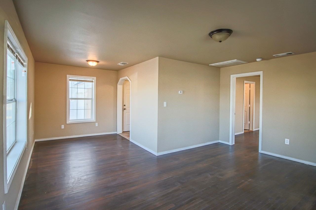 1701 Avenue T - Photo 7 of 9