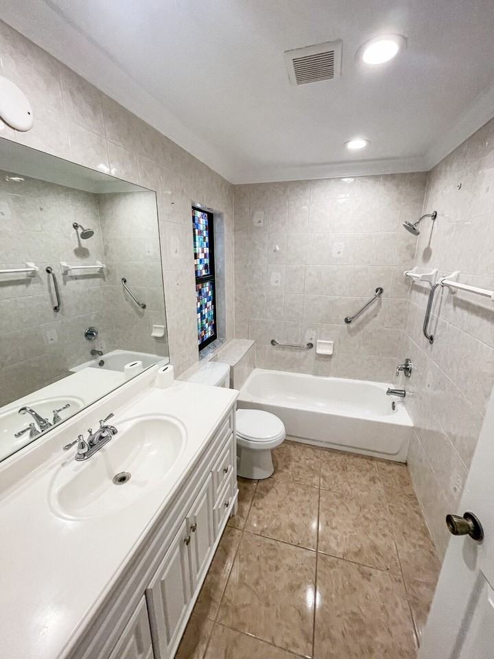5604 35th Ct E - Photo 5 of 11