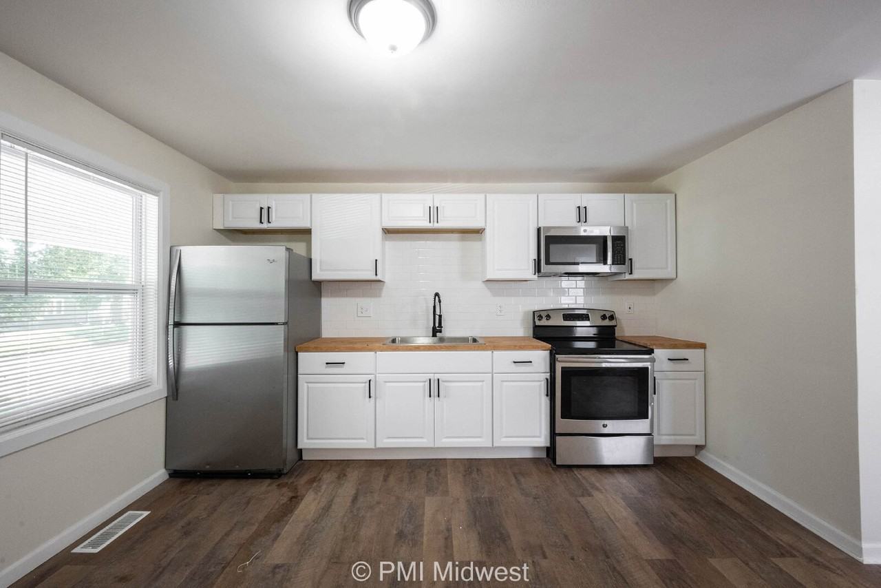 514 N Chester Ave - Photo 4 of 24