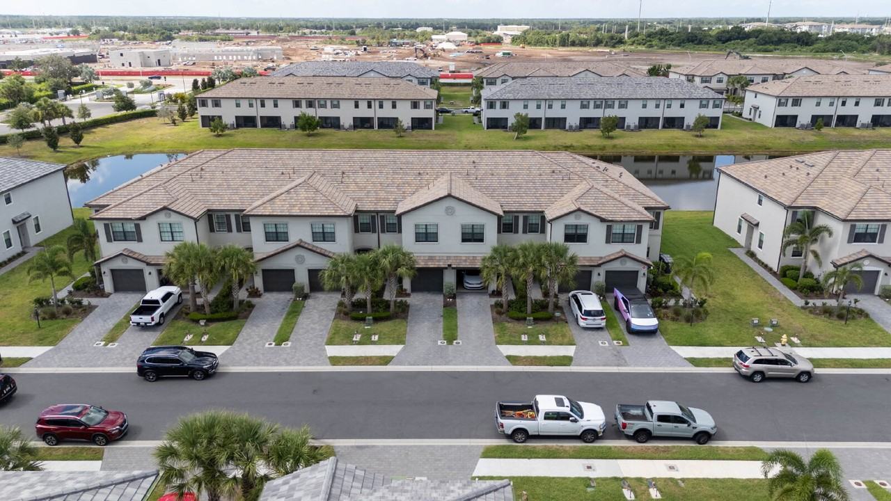 15218 Sunny Day Dr - Photo 6 of 50