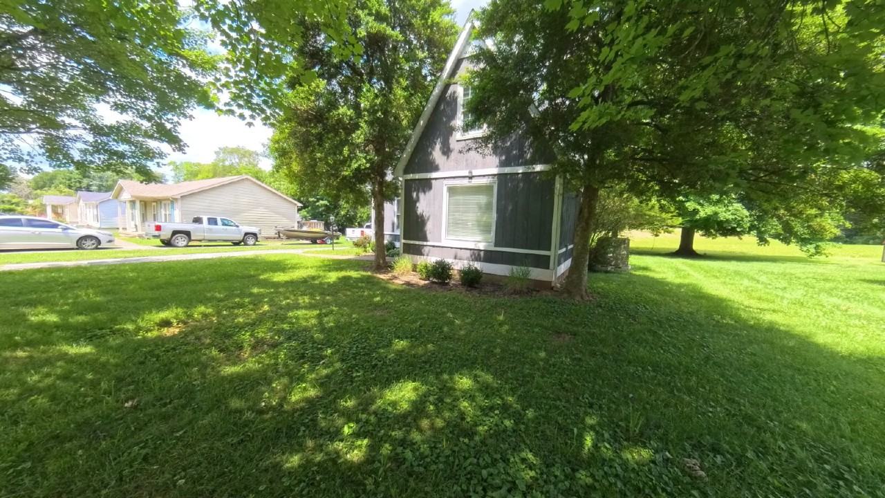 504 Willow Ln - Photo 2 of 23