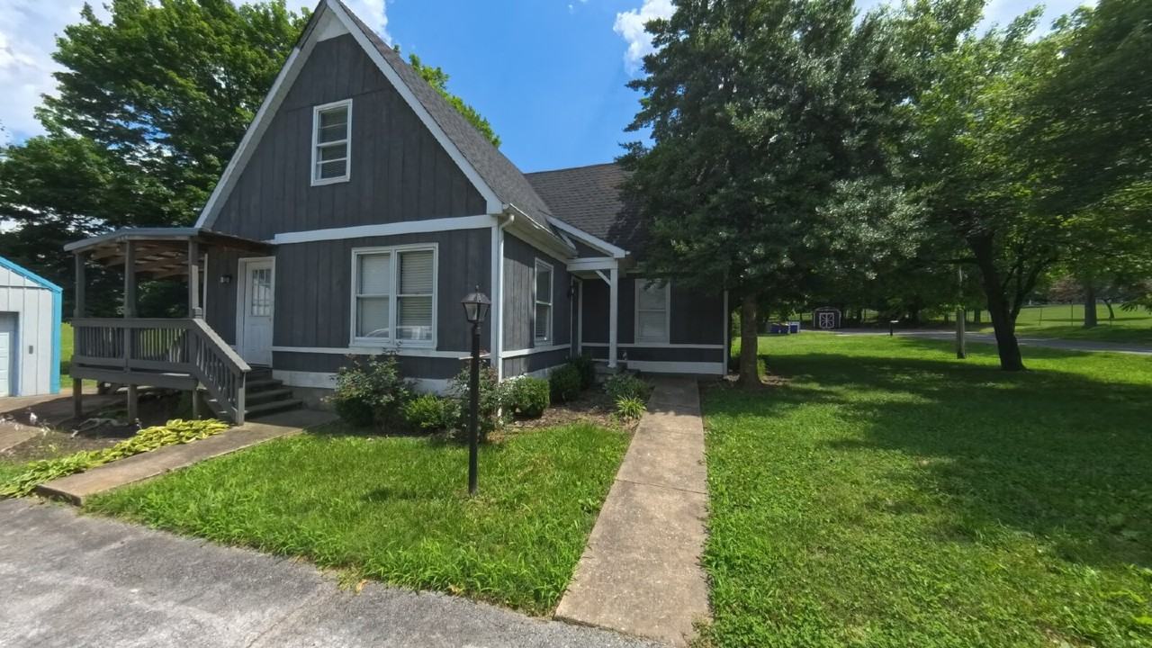 504 Willow Ln - Photo 5 of 23