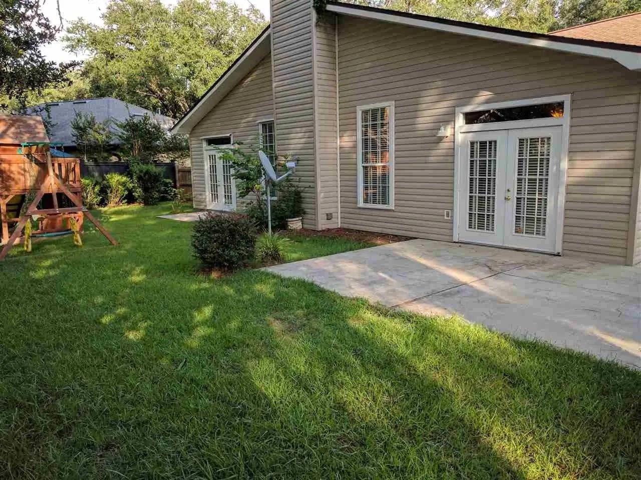 3711 Longchamp Cir - Photo 4 of 21