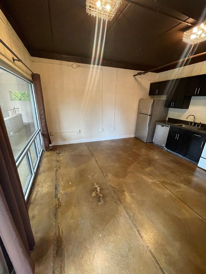 310 Blount St - Photo 7 of 14