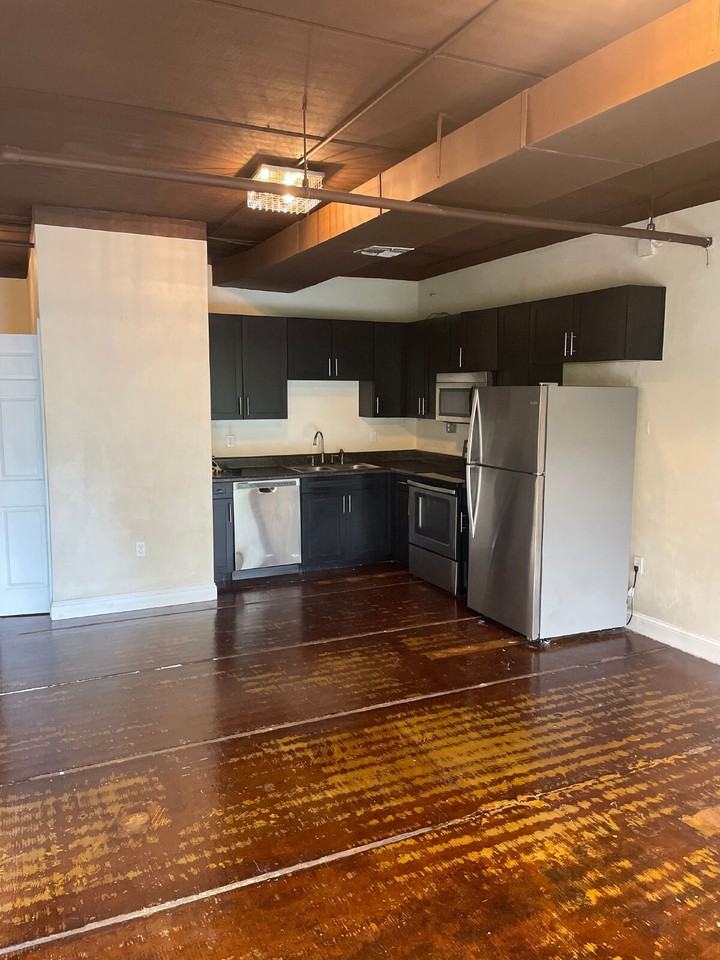 310 Blount St - Photo 4 of 17
