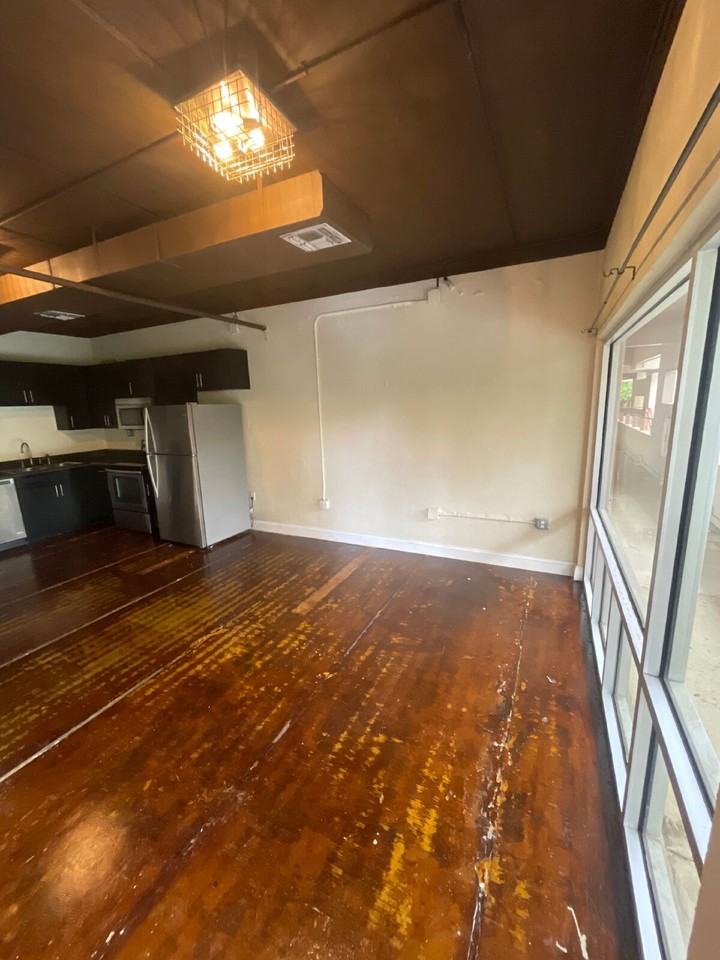 310 Blount St - Photo 7 of 17