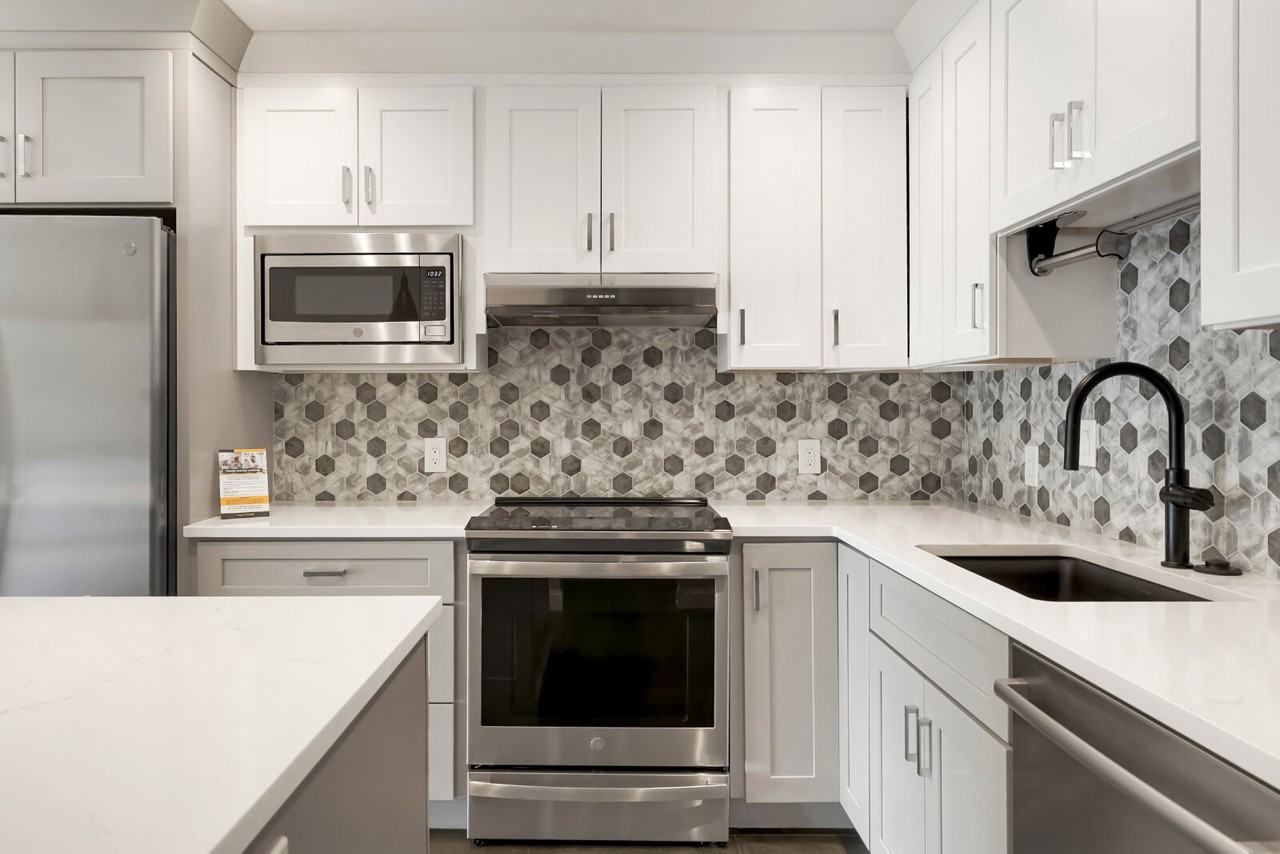 1050 N Corona St #212 - Photo 2 of 19