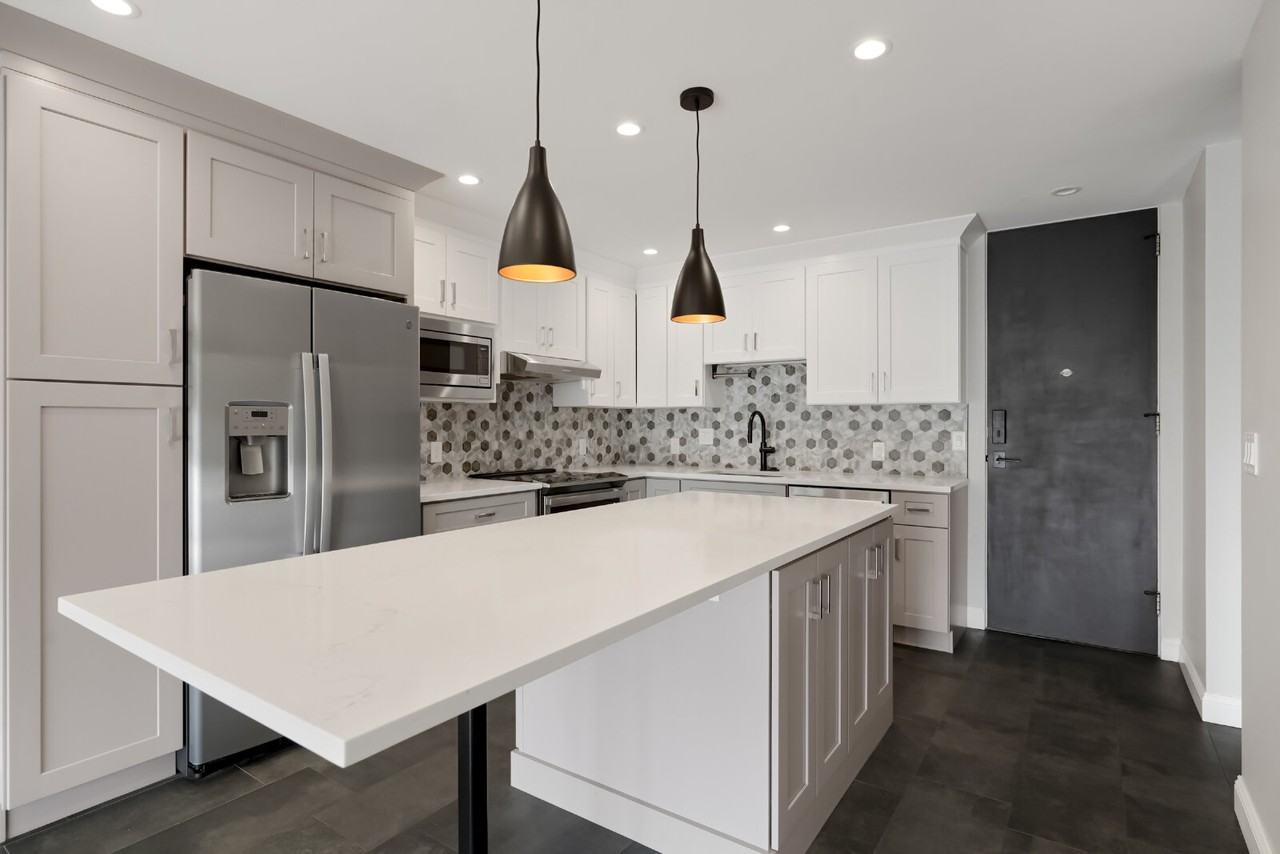 1050 N Corona St #212 - Photo 3 of 19