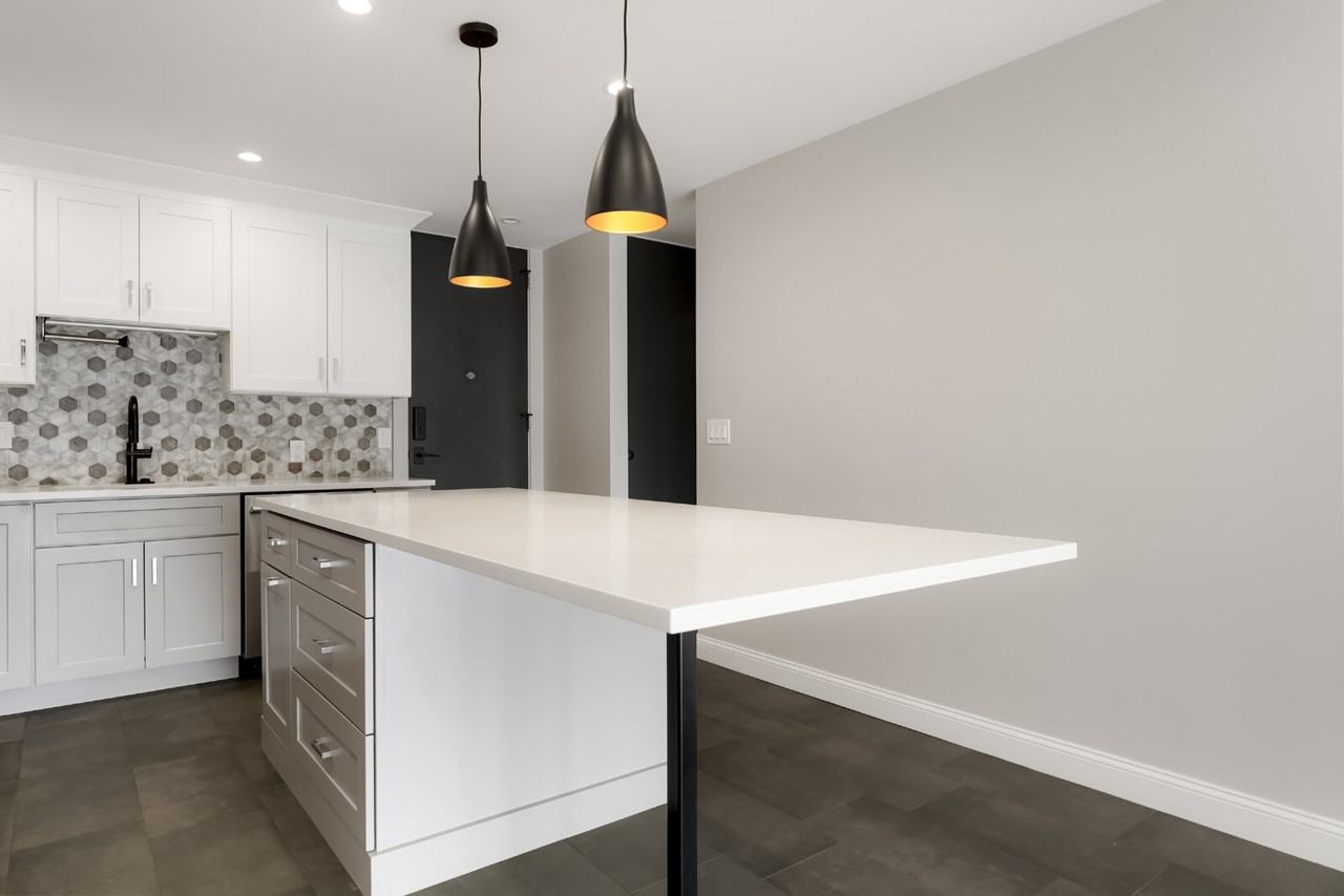 1050 N Corona St #212 - Photo 4 of 19