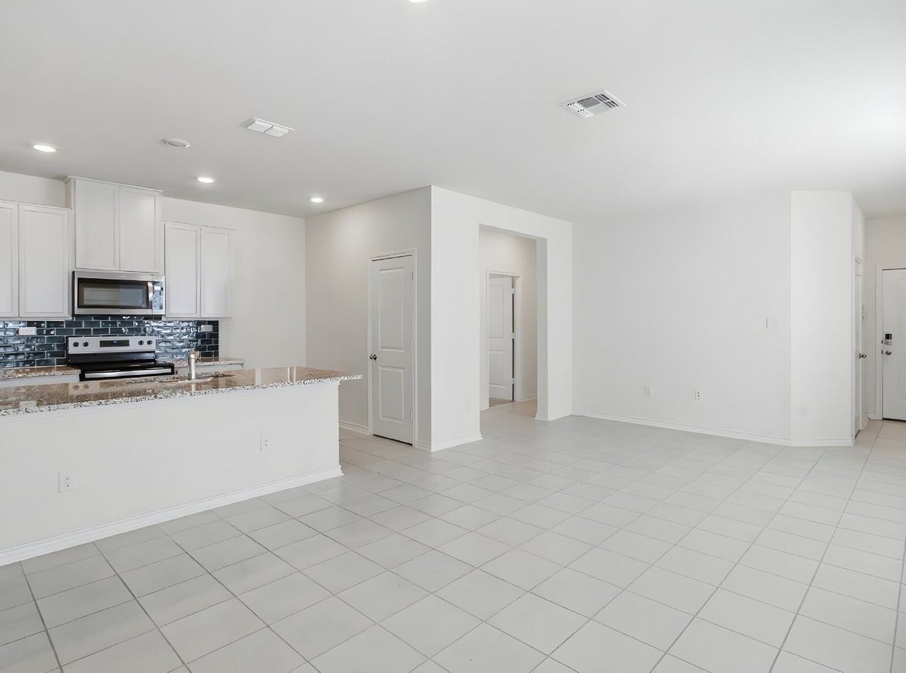 4731 Plaza Ctr - Photo 3 of 20