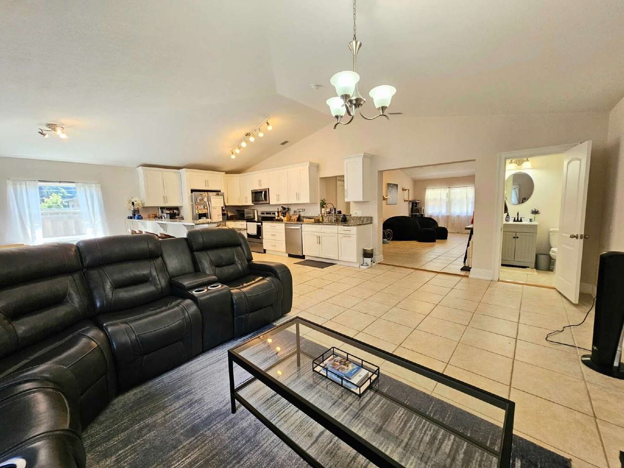 1044 Bernice Rd - Photo 4 of 19