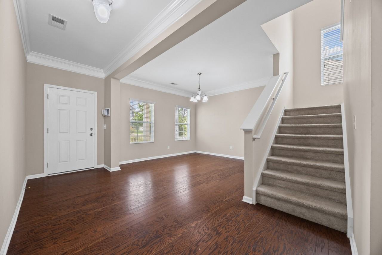 2206 Durand Rd - Photo 5 of 33
