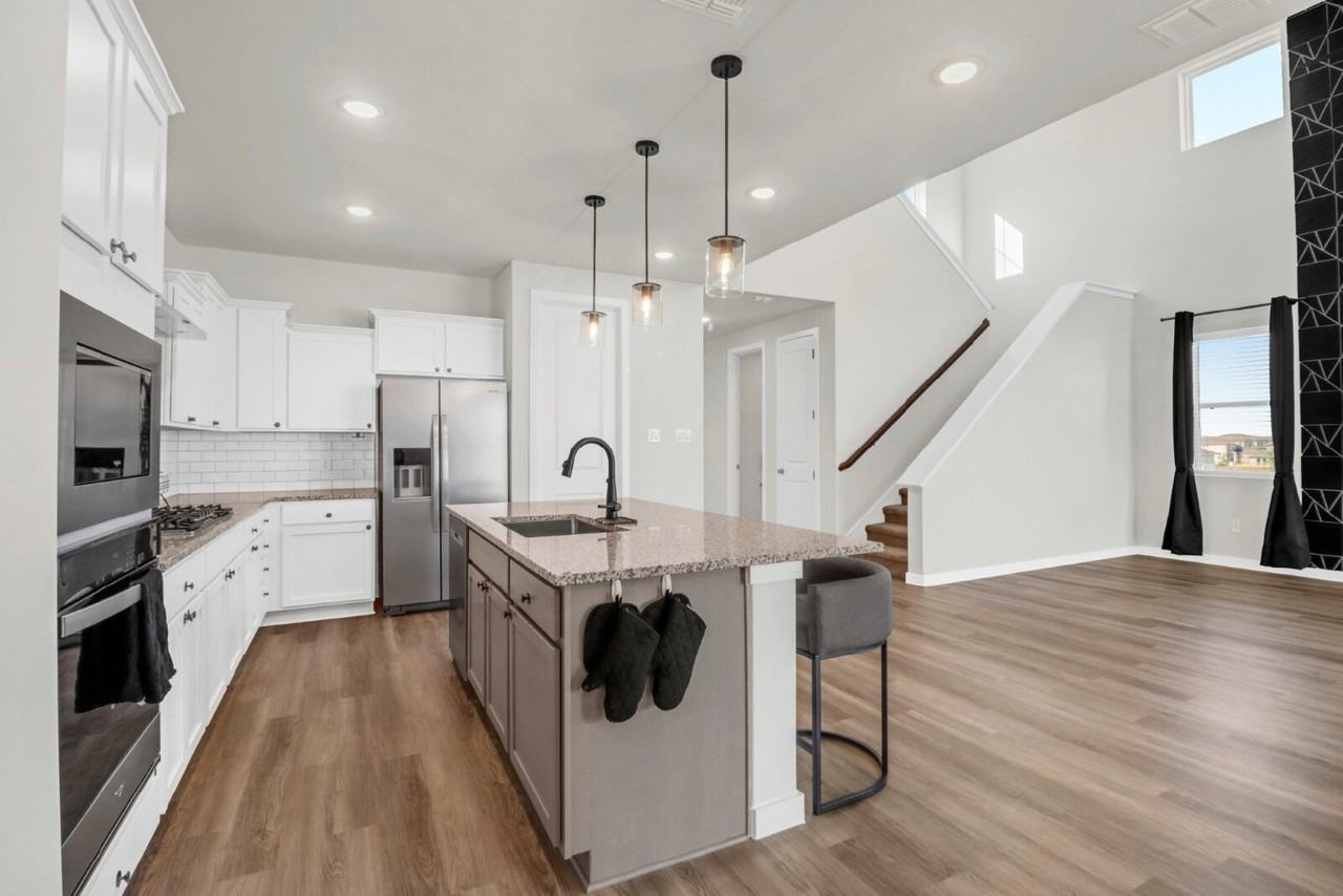 8730 Thyme Mdw - Photo 7 of 36