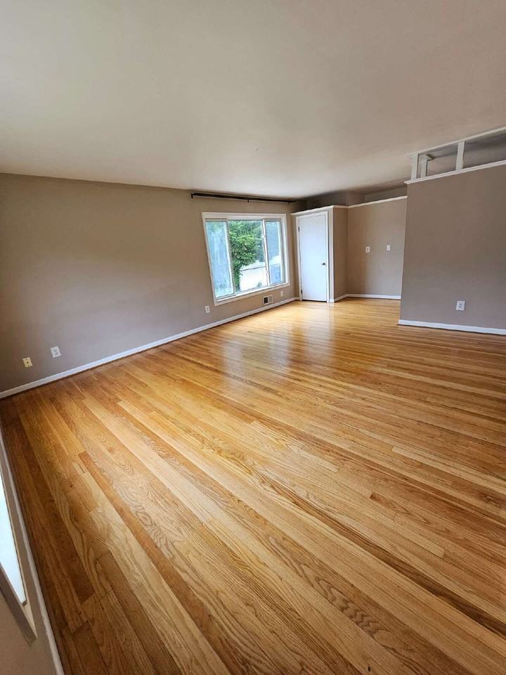 31400 Lyons Cir W - Photo 3 of 39