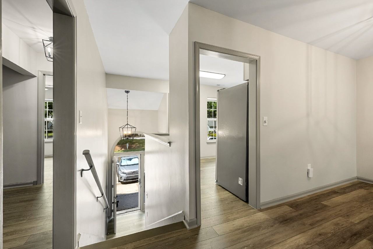 1551 Hunt Club Ct - Photo 4 of 23