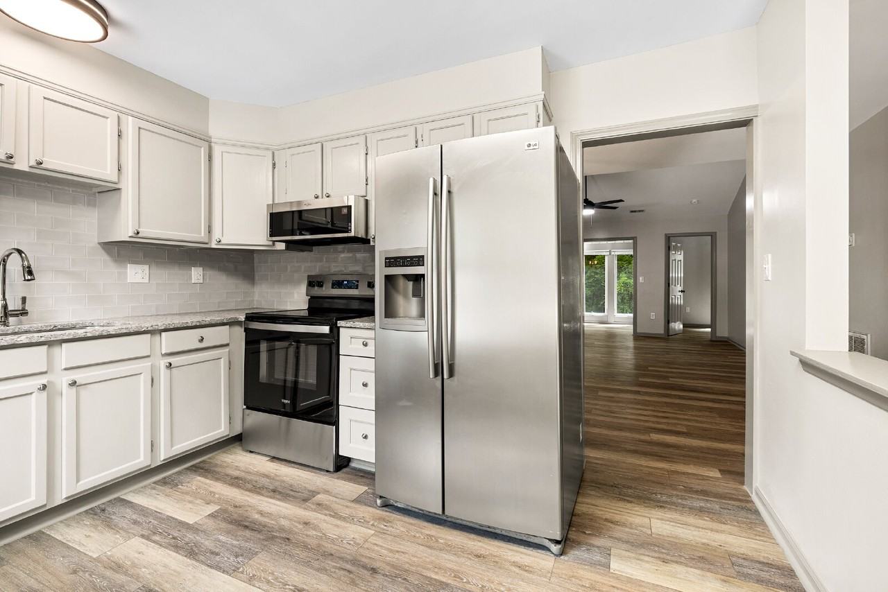 1551 Hunt Club Ct - Photo 5 of 23