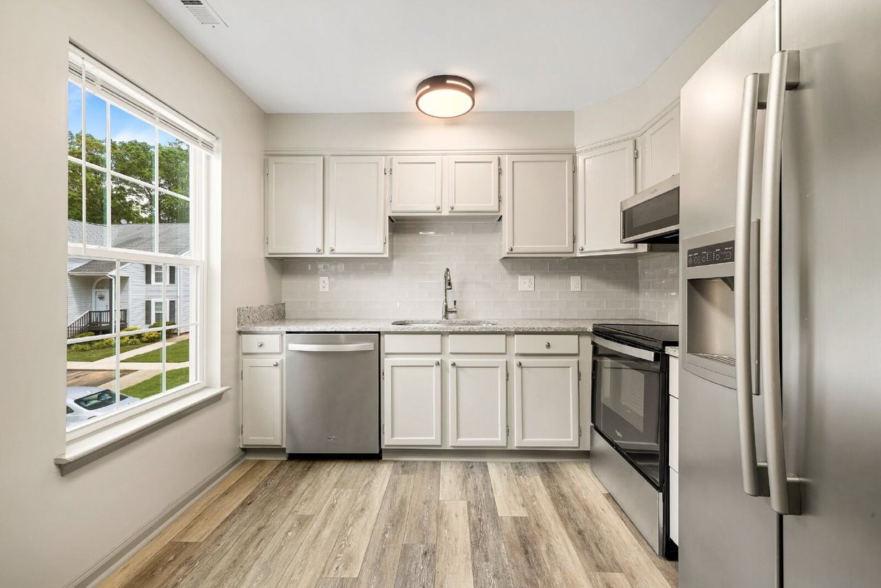 1551 Hunt Club Ct - Photo 6 of 23