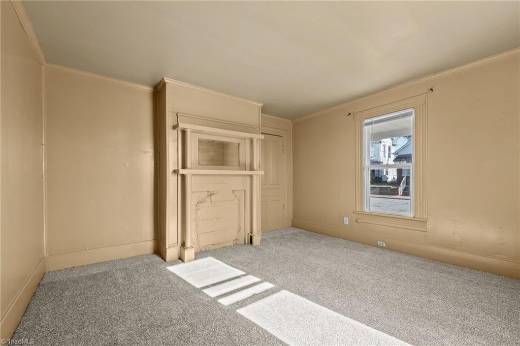 212 N Laura Wall Blvd - Photo 7 of 34