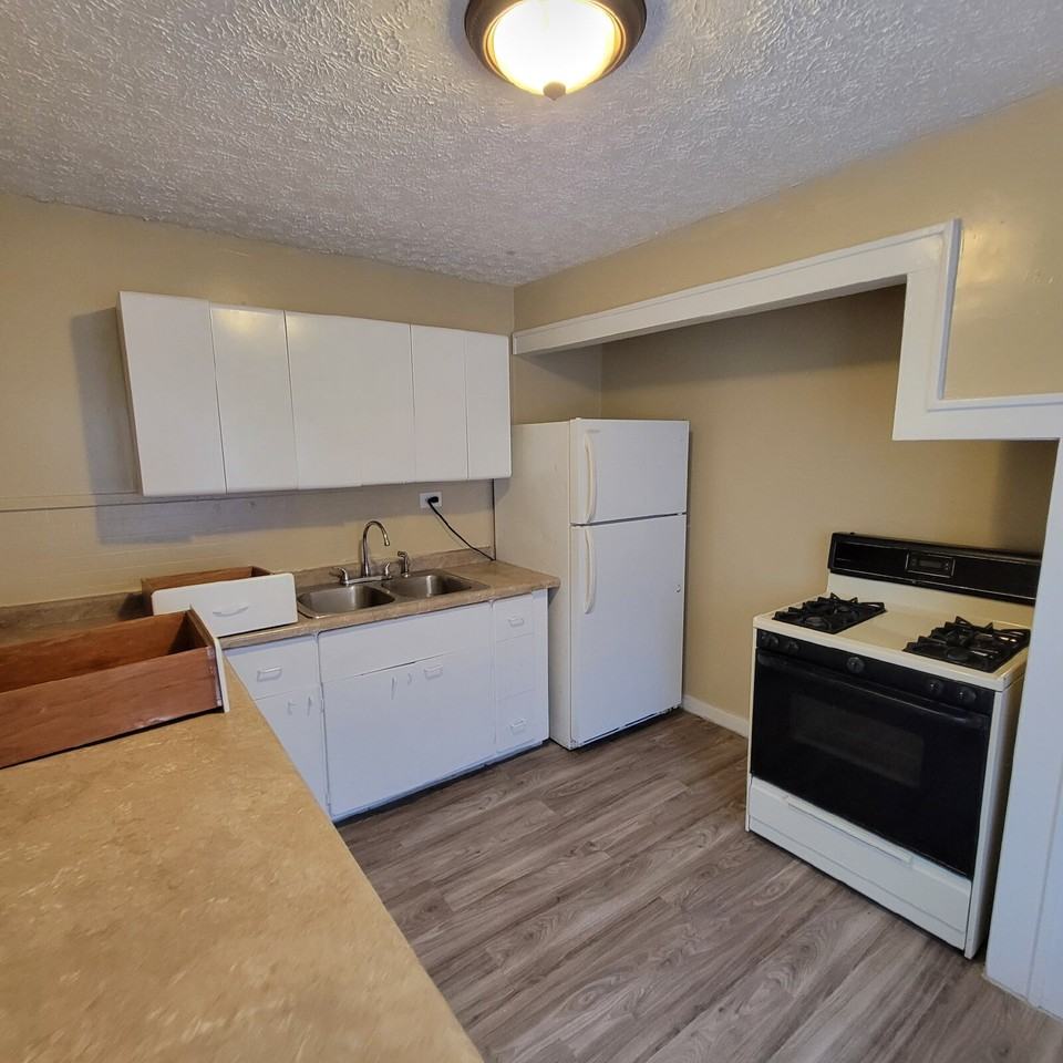 327 S Lockburn St - Photo 6 of 6