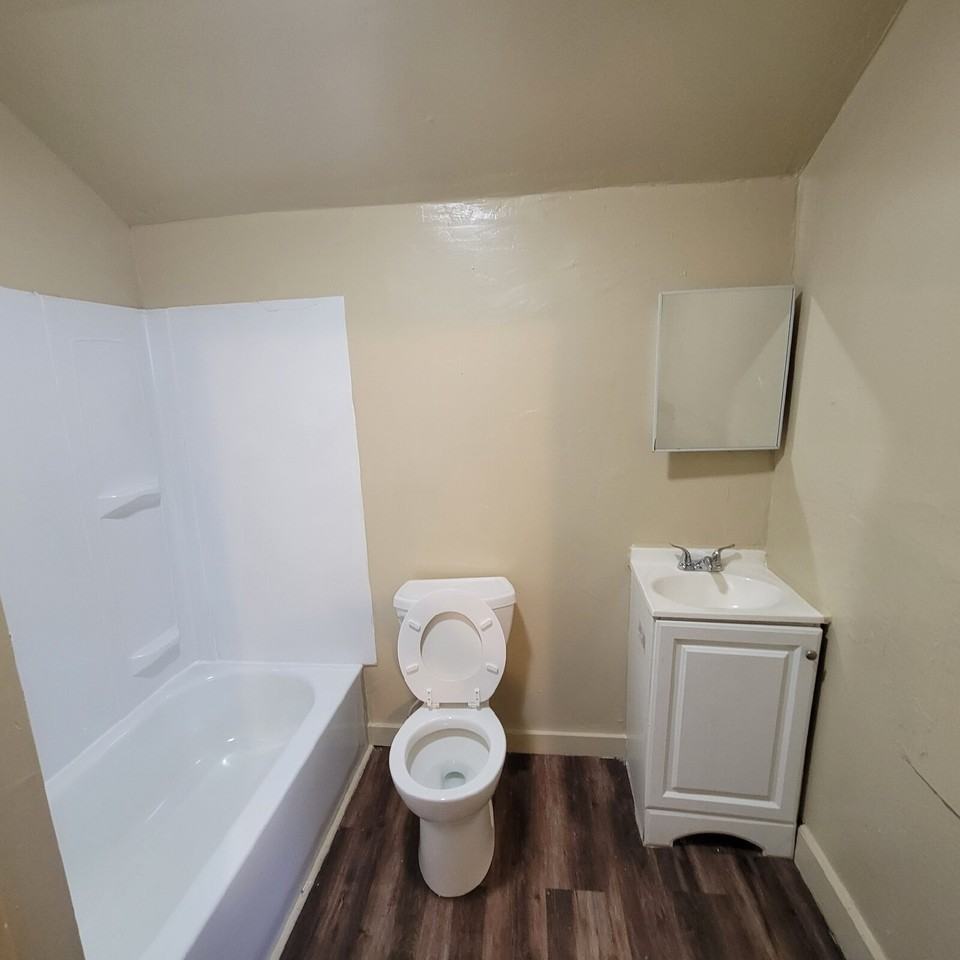 449 W 29th St - Photo 4 of 9