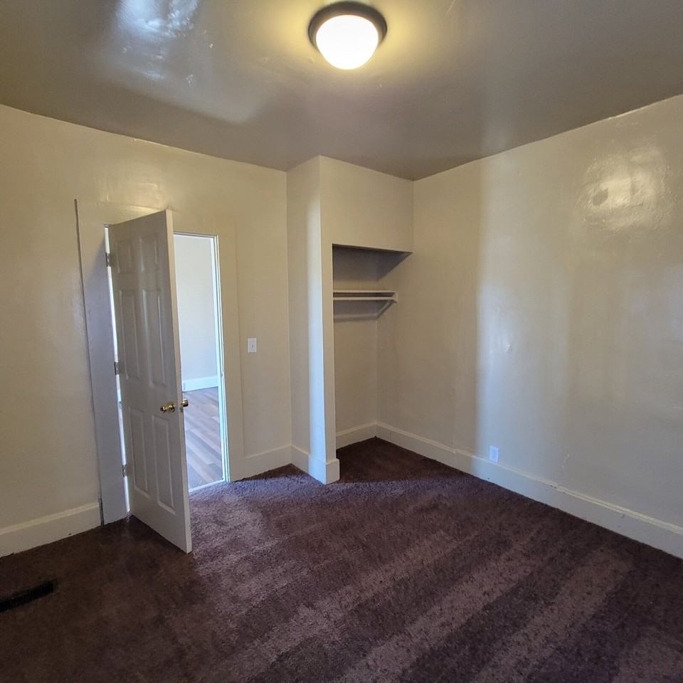 449 W 29th St - Photo 7 of 9