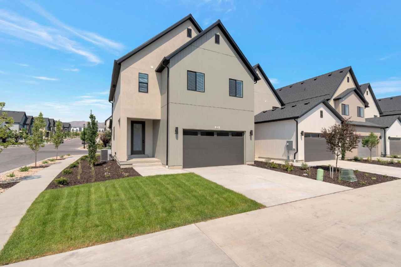 2316 N Sunmore Way - Photo 2 of 27