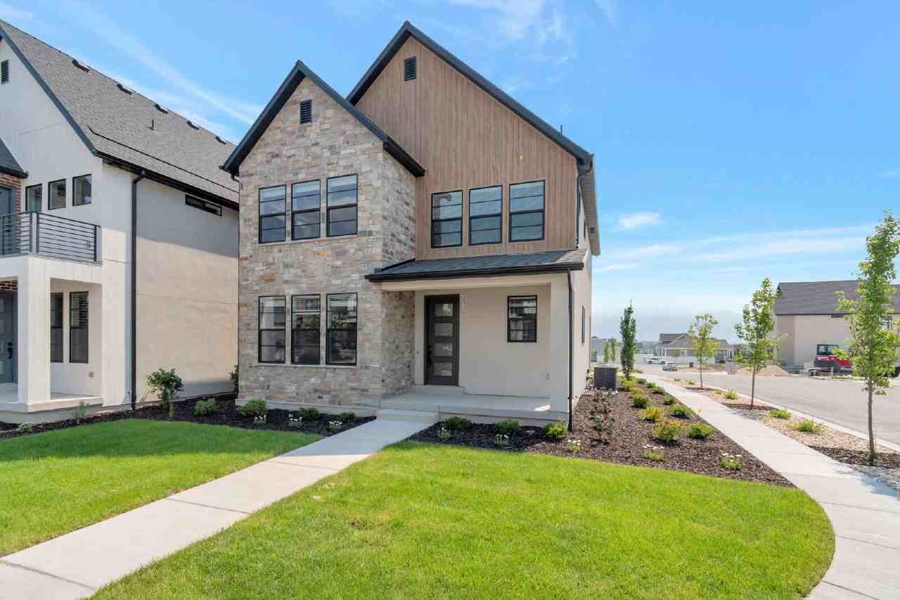 2316 N Sunmore Way - Photo 3 of 27