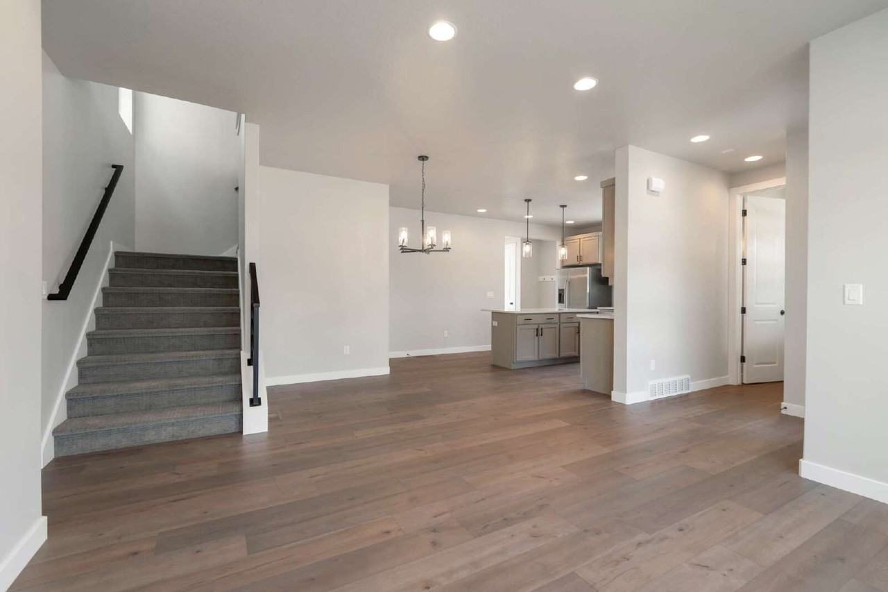 2316 N Sunmore Way - Photo 6 of 27