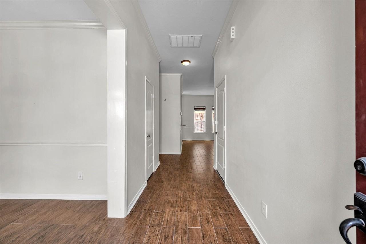 2614 Shady Acres Ct - Photo 3 of 30