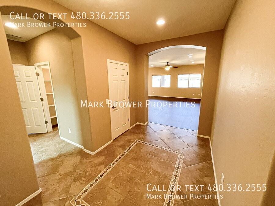 668 W Stanley Ave - Photo 3 of 24