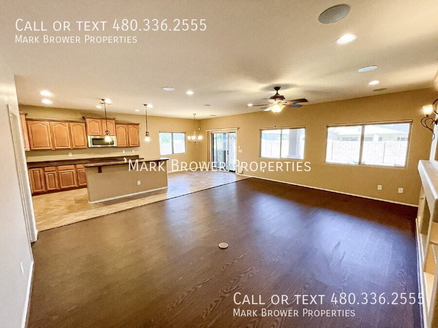 668 W Stanley Ave - Photo 5 of 24