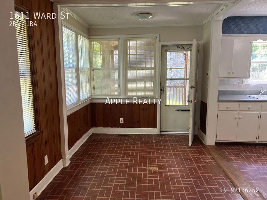 1611 Ward St - Photo 3 of 12