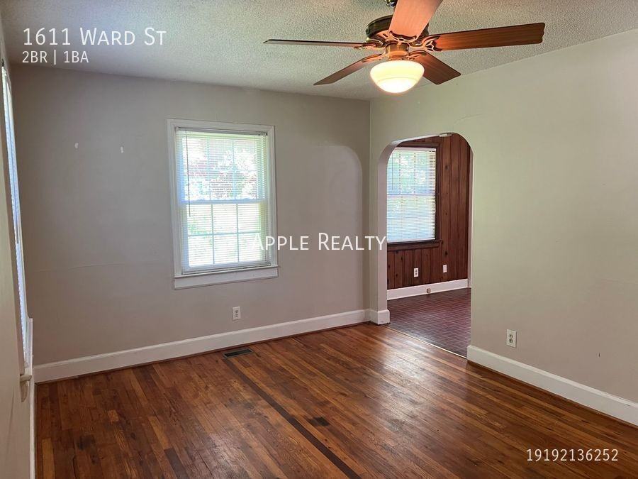 1611 Ward St - Photo 4 of 12